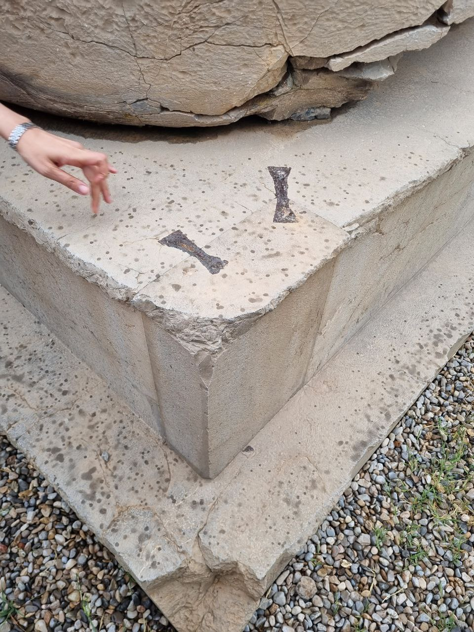 Persepolis — metal cramps at a stone joint.